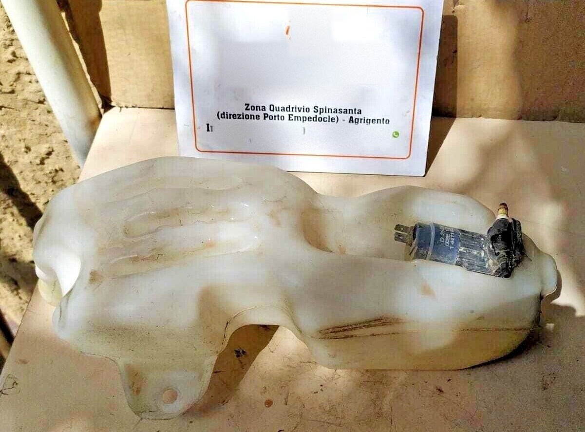 Serbatoio tergiparabrezza compl. - Immagine 1 di 3