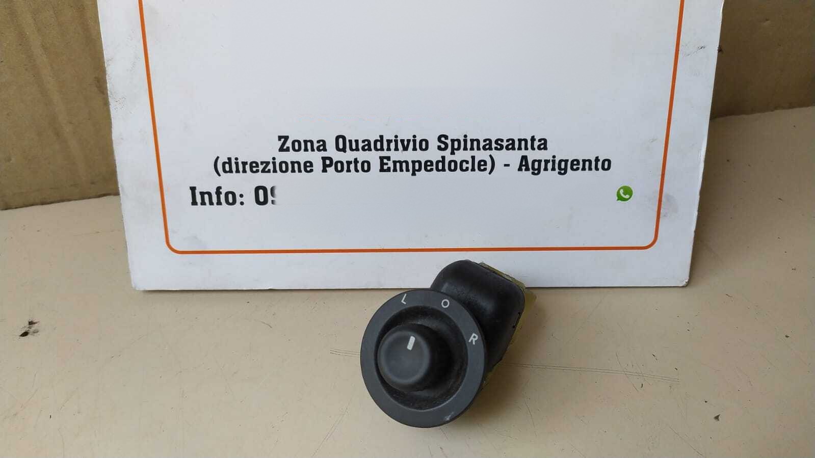 Interruttore regolazione retrovisore est. - Immagine 1 di 3