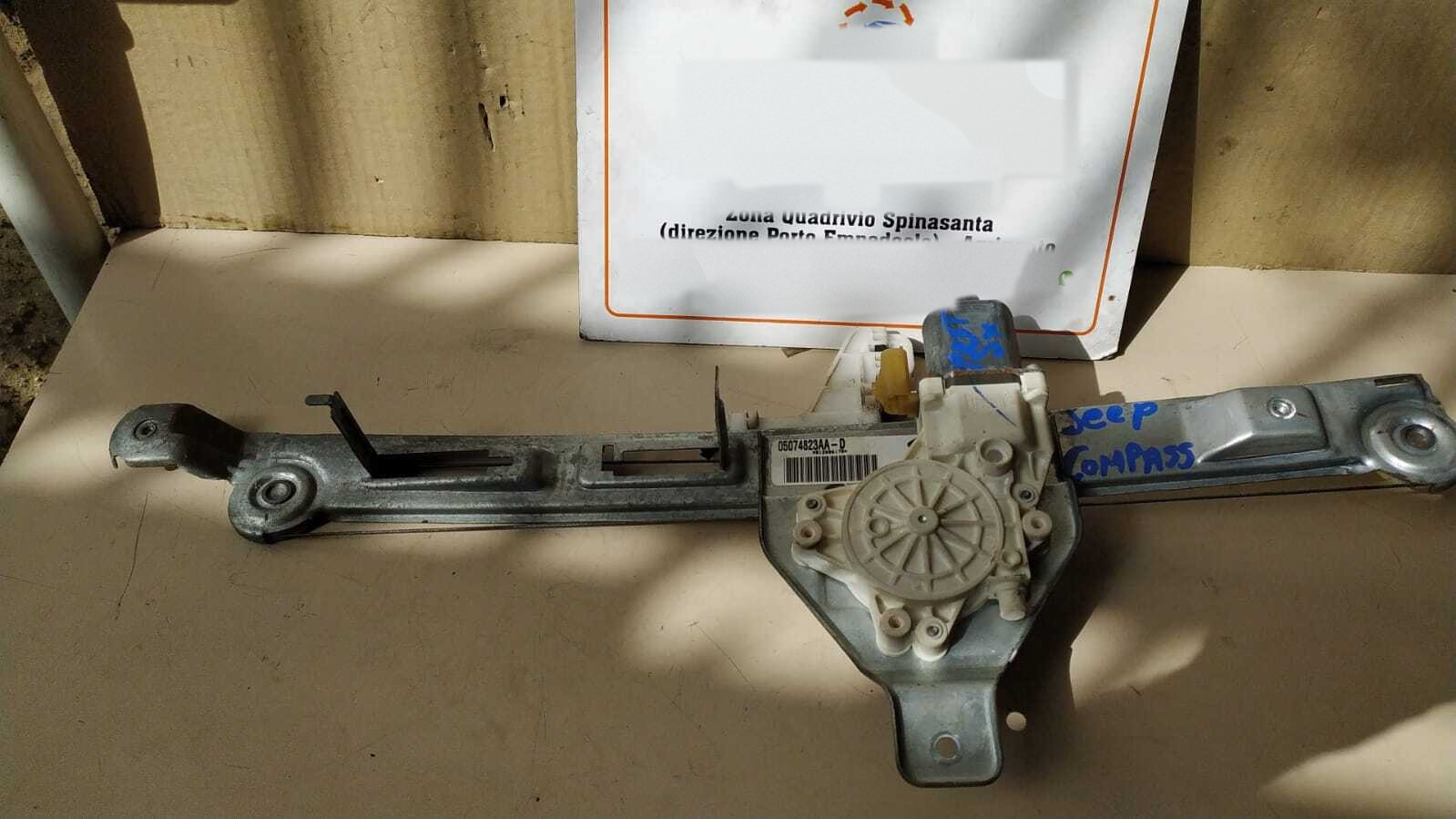 Motorino alzacristallo porta post. Sinistro - Immagine 1 di 3