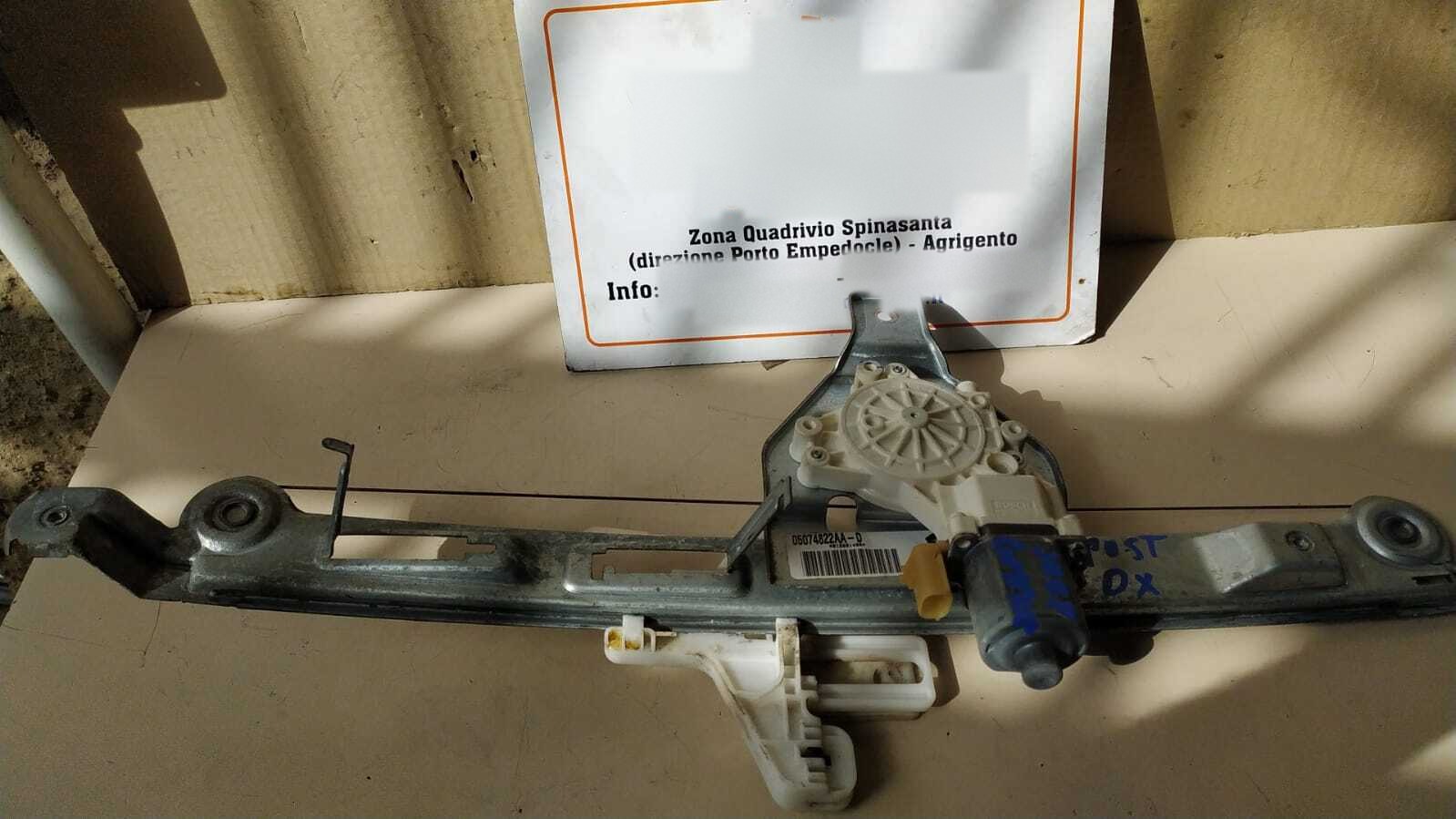 motorino alzacristallo posteriore destro - Immagine 1 di 3