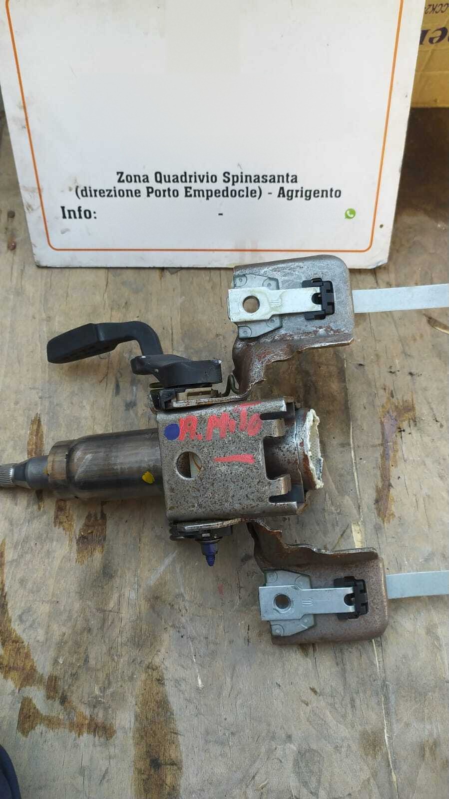 piantone sterzo - Immagine 1 di 3