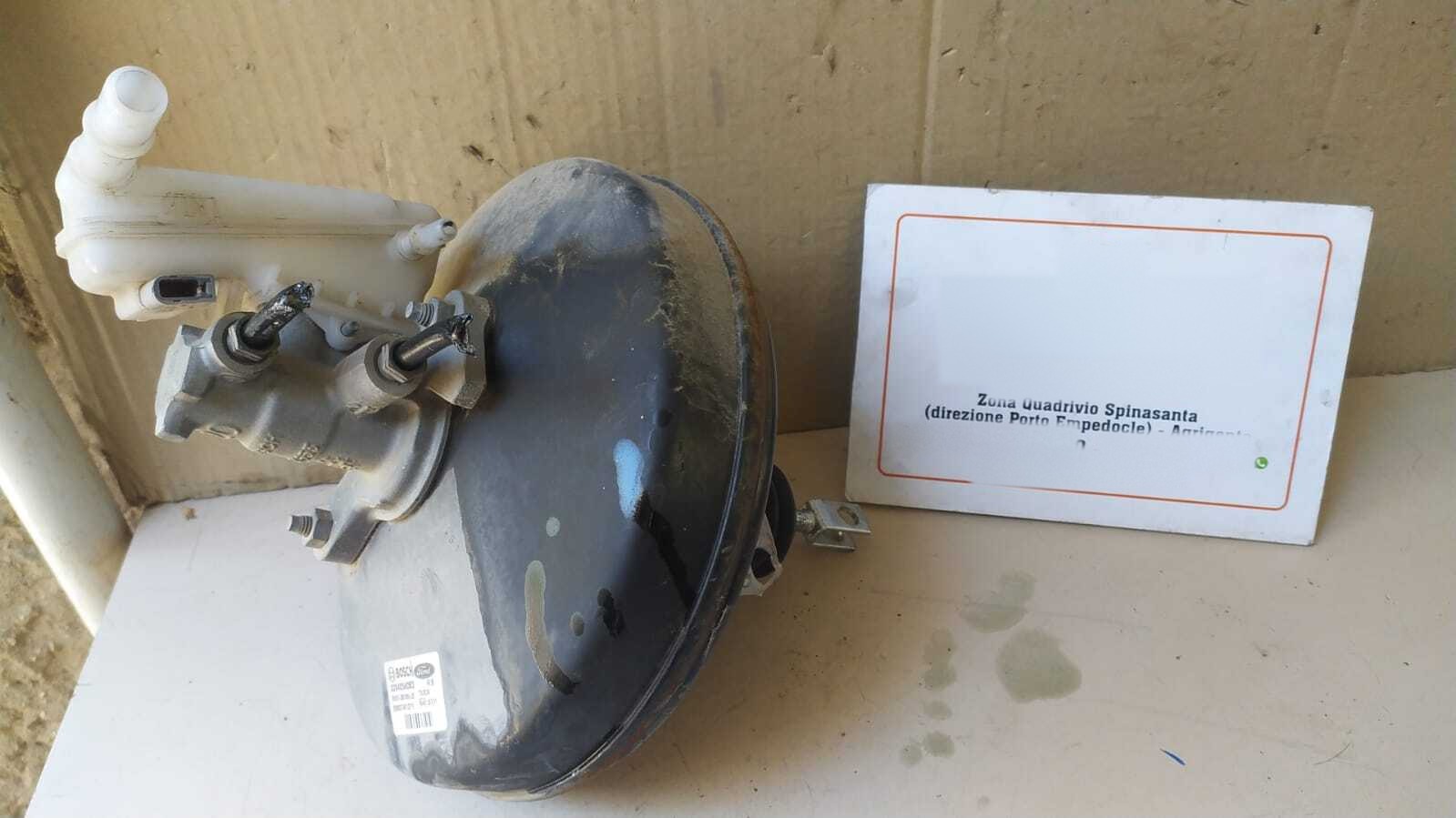 servofreno pompa freno con vaschetta - Immagine 1 di 5