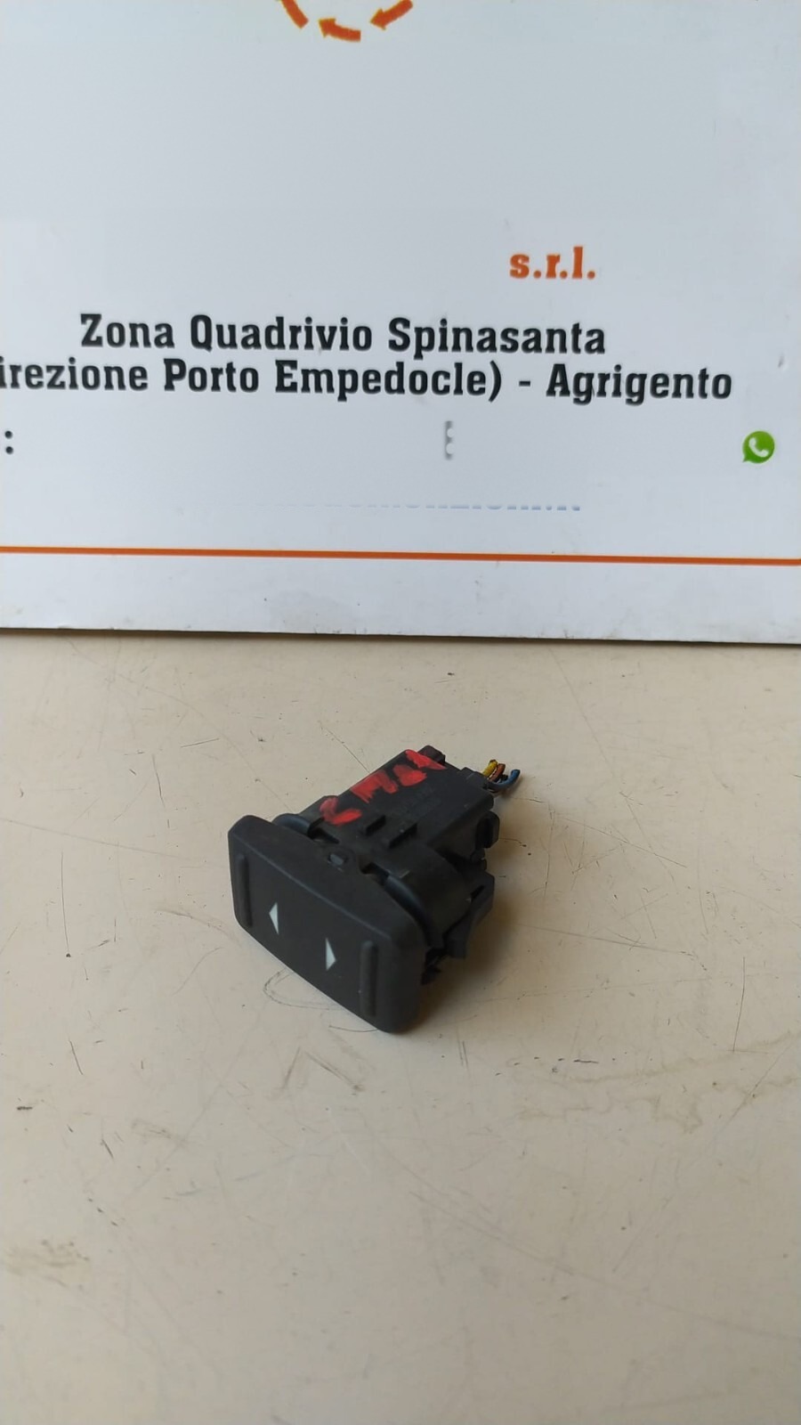 Interruttore alzacristalli porta post. - Immagine 1 di 3