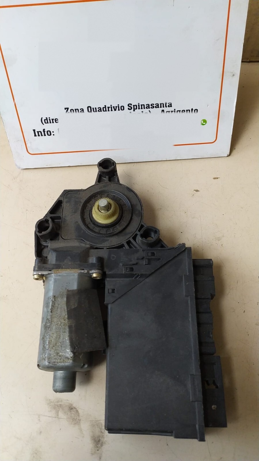 motorino alzacristallo posteriore destro - Immagine 1 di 4