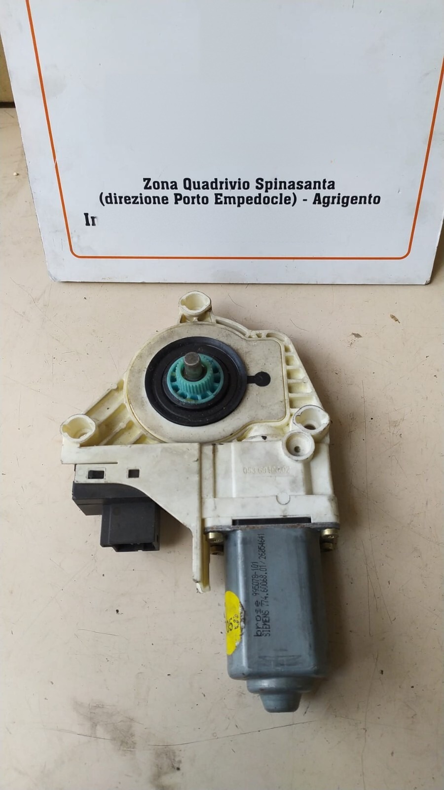Motorino alzacristallo porta post. Sinistro - Immagine 1 di 5