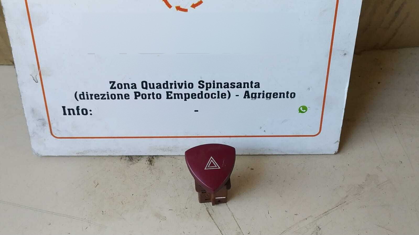 Interruttore luci emergenza - Immagine 1 di 3