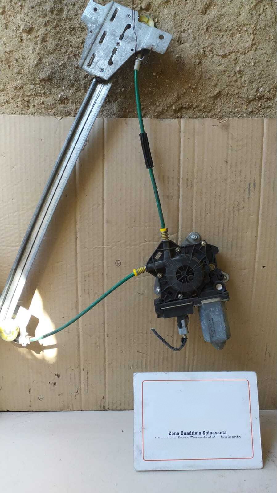 Motorino alzacristallo porta post. Destro - Immagine 1 di 3