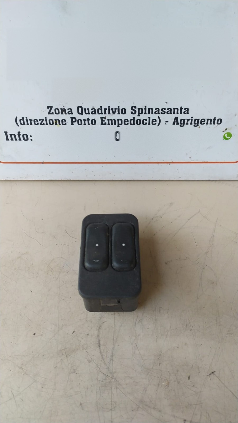 Interruttore alzacristalli porta ant. Sinistro - Immagine 1 di 3