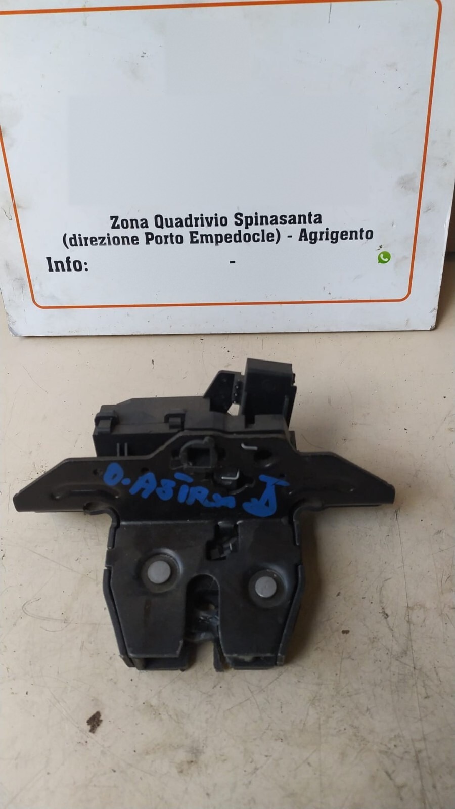 serratura cofano post. - Immagine 1 di 4