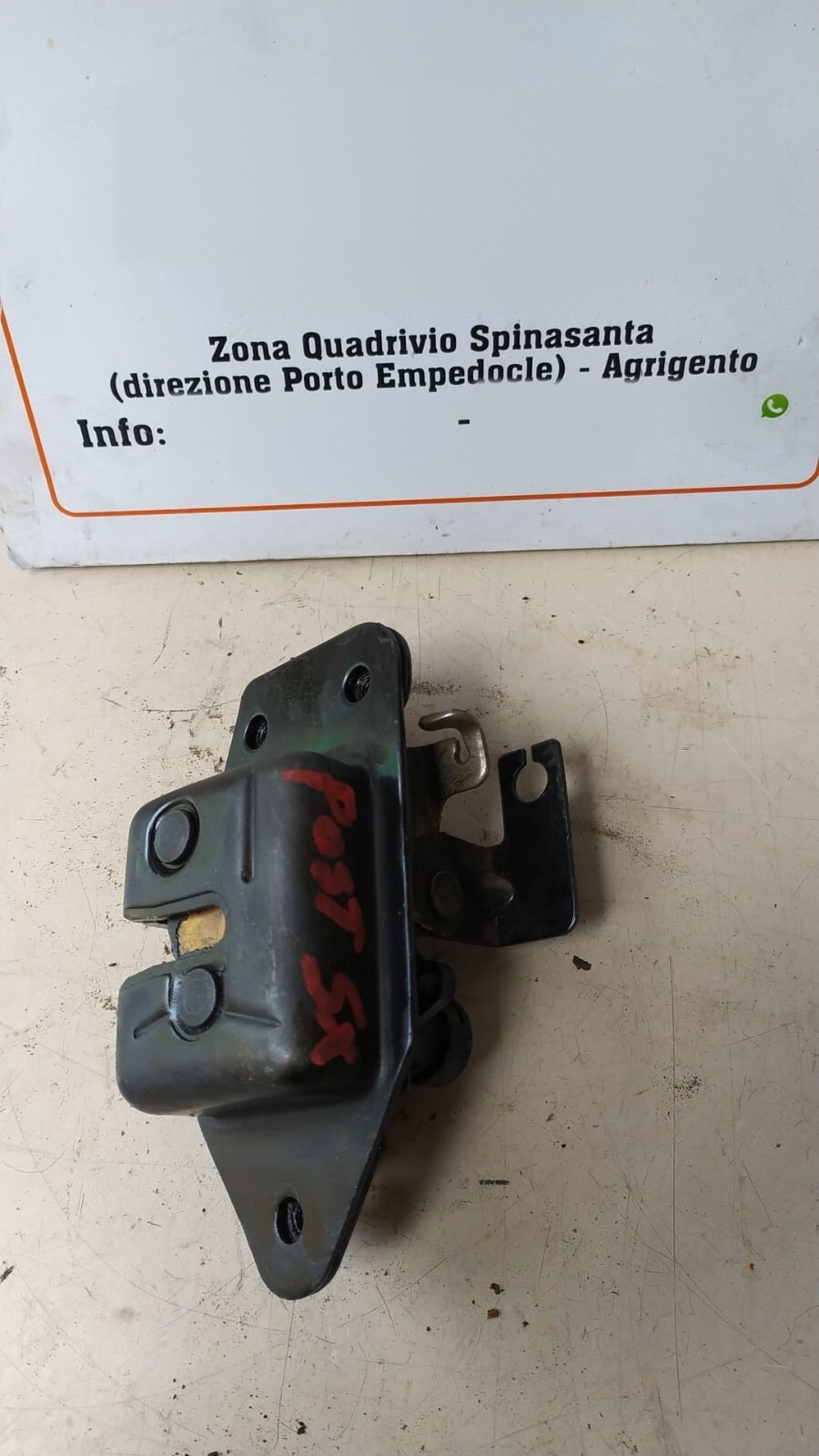 serratura cofano post. sinistro - Immagine 1 di 3