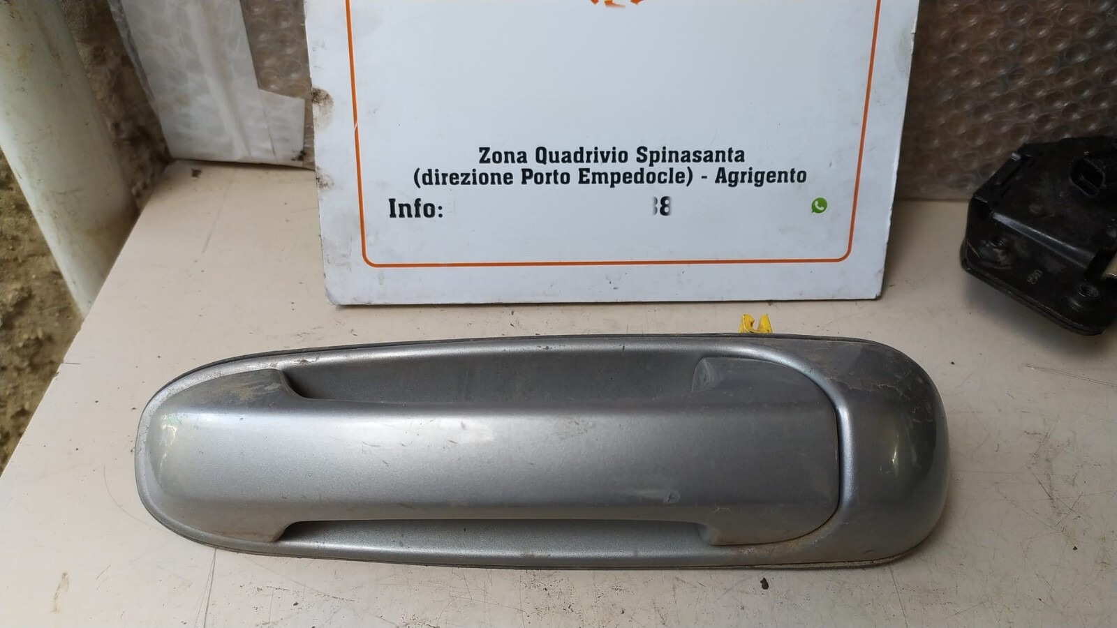 maniglia porta post. sinistro - Immagine 1 di 3