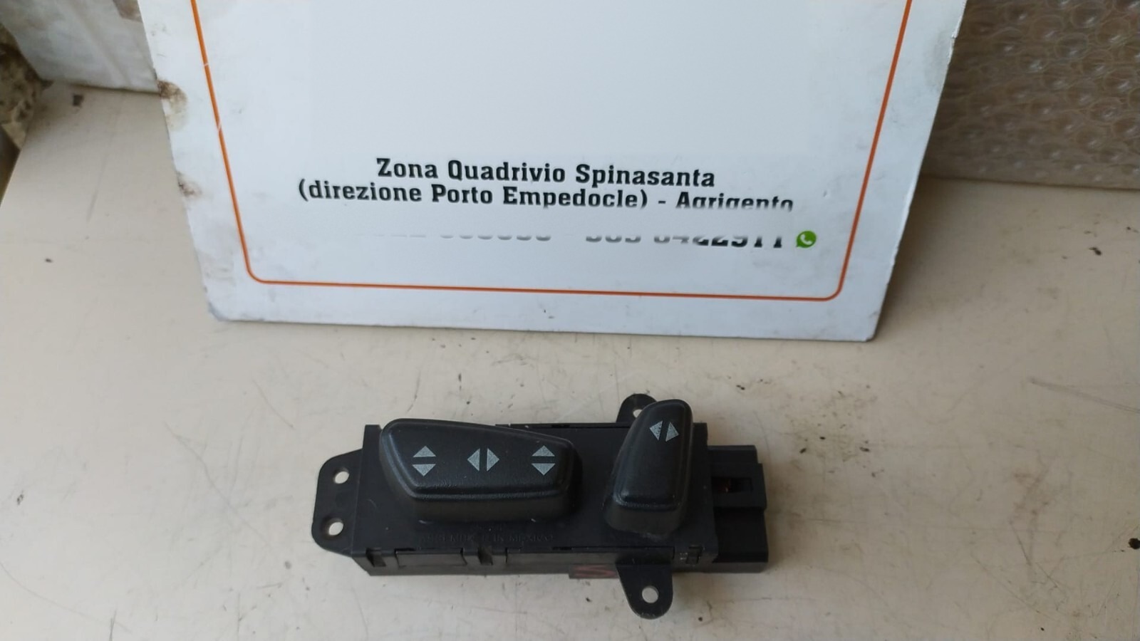 Blocco comandi regolazione sedile ant. Sinistro - Immagine 1 di 3