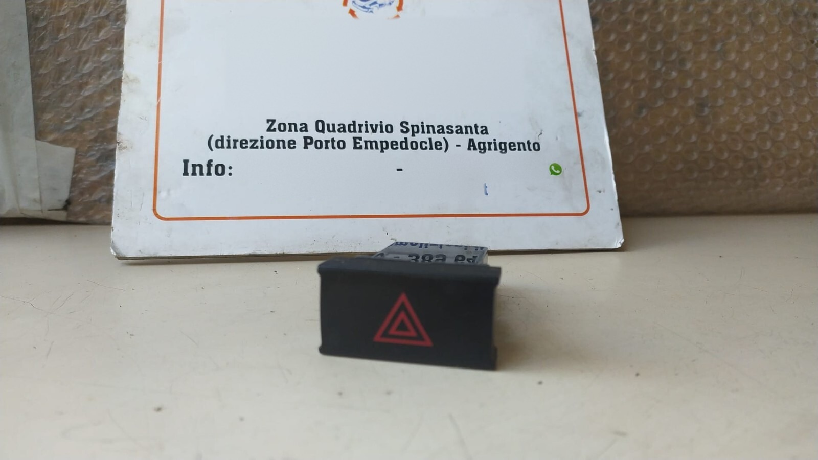 Interruttore luci emergenza - Immagine 1 di 4