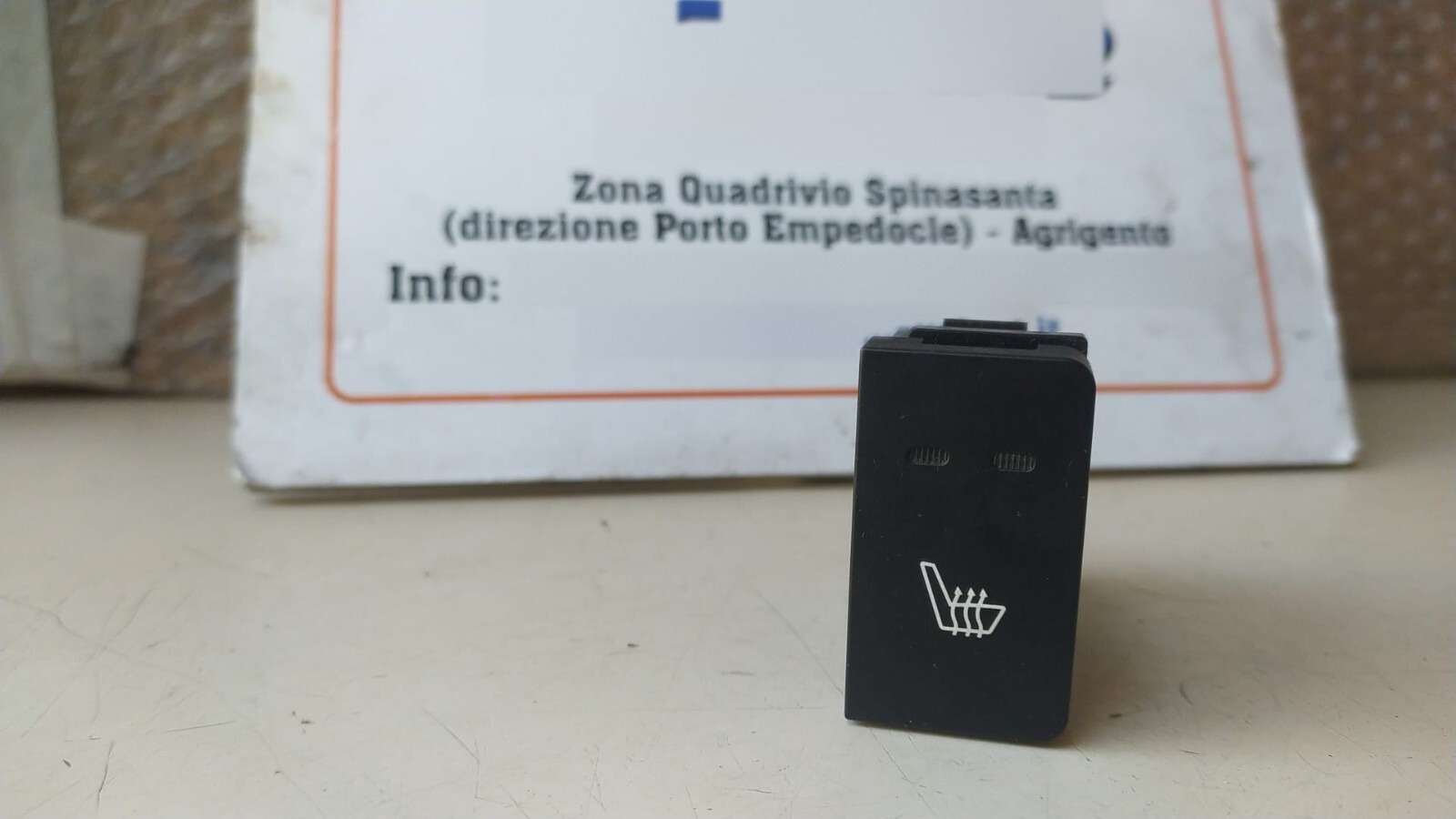 interruttore sedile ant. riscaldabile destro - Immagine 1 di 2