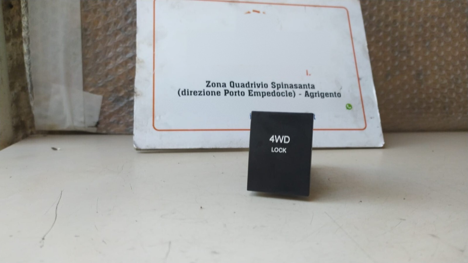 interruttore inserimento 4wd - Immagine 1 di 4