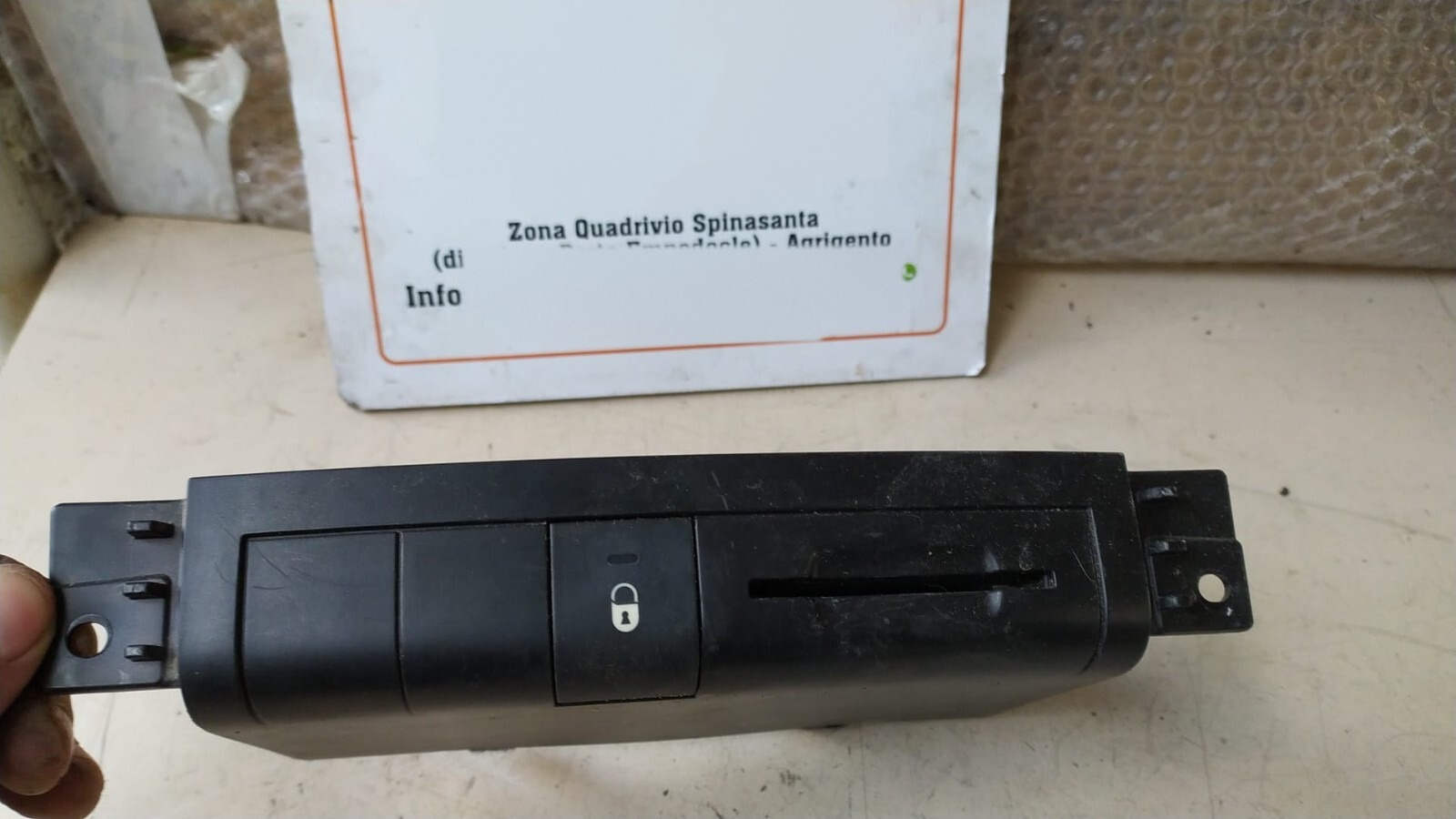 pulsante blocco comando blocco porte lettore scheda - Immagine 1 di 3