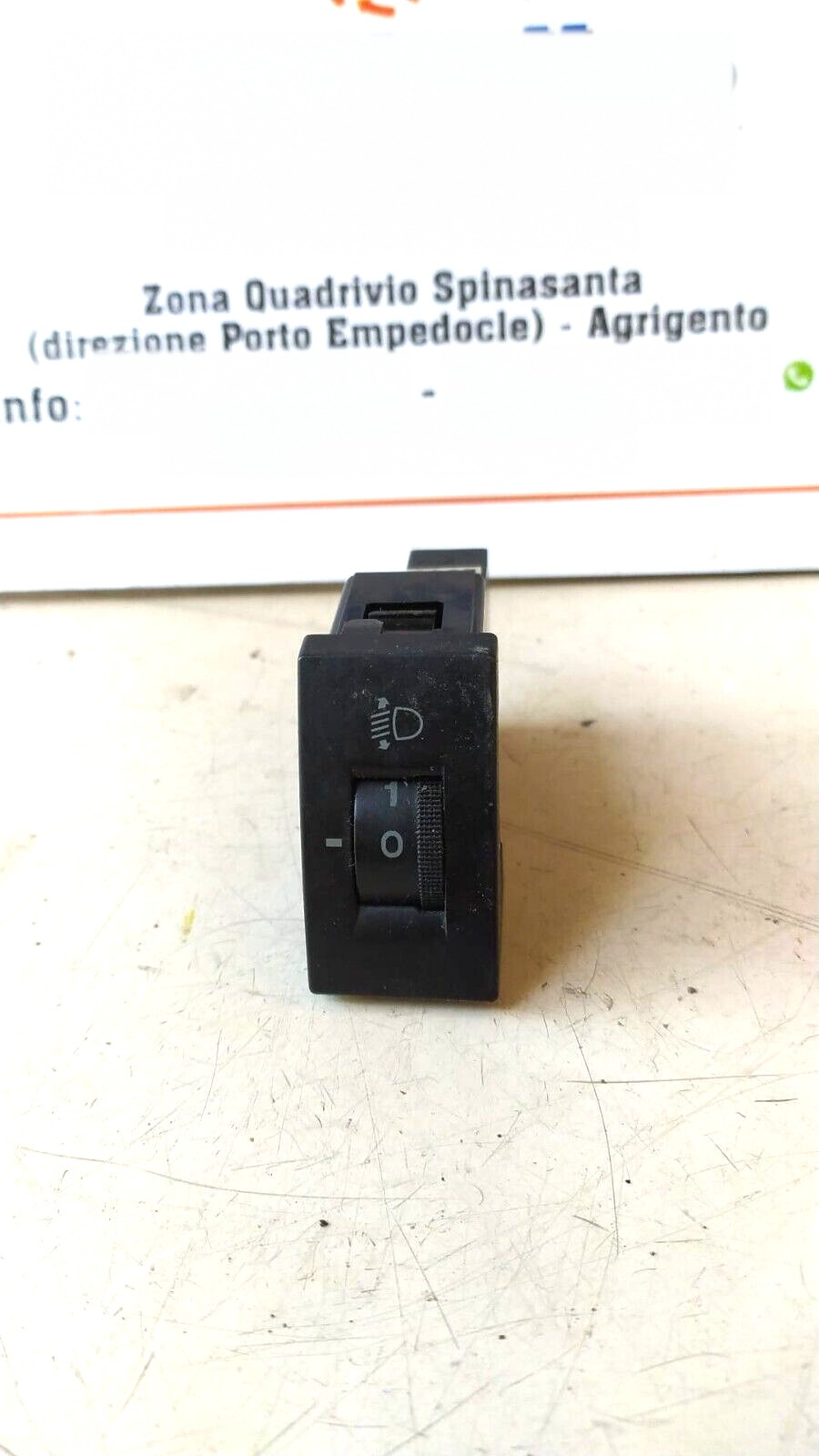 interruttore pulsante regolazione luci fari - Immagine 1 di 3
