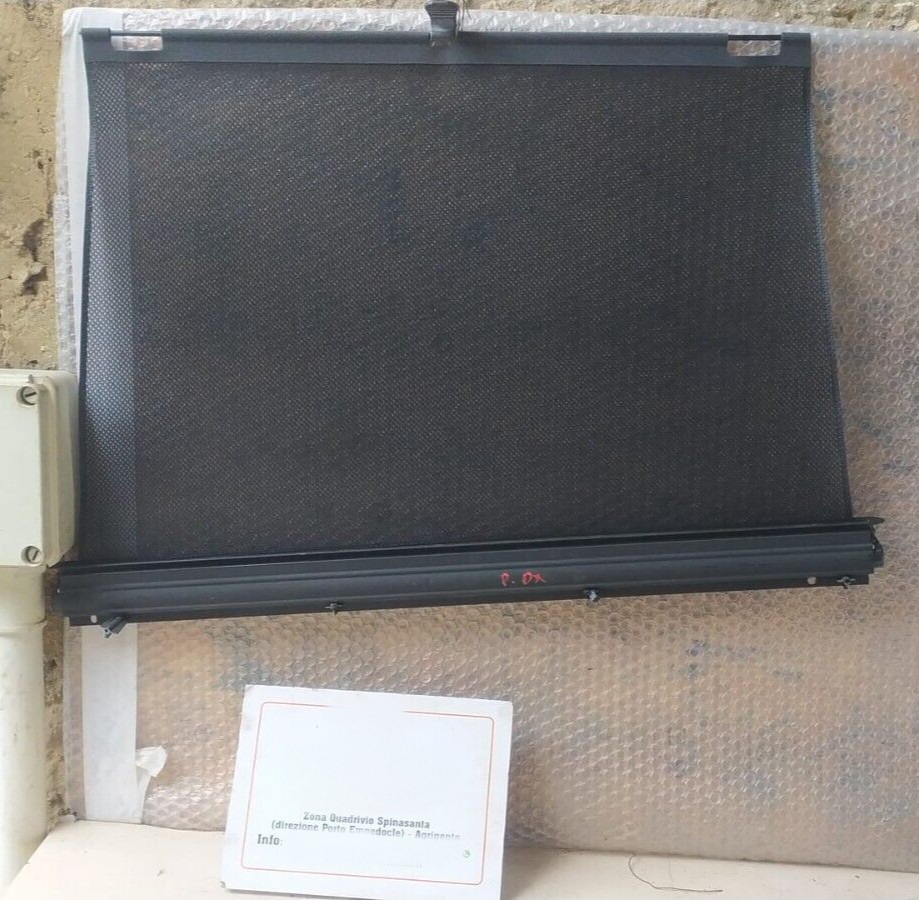 Tendina Avvolgibile Parasole Vetro Posteriore Destro Fiat CROMA (2T) (10/07>12/11<) 105869901 105869901 Usato