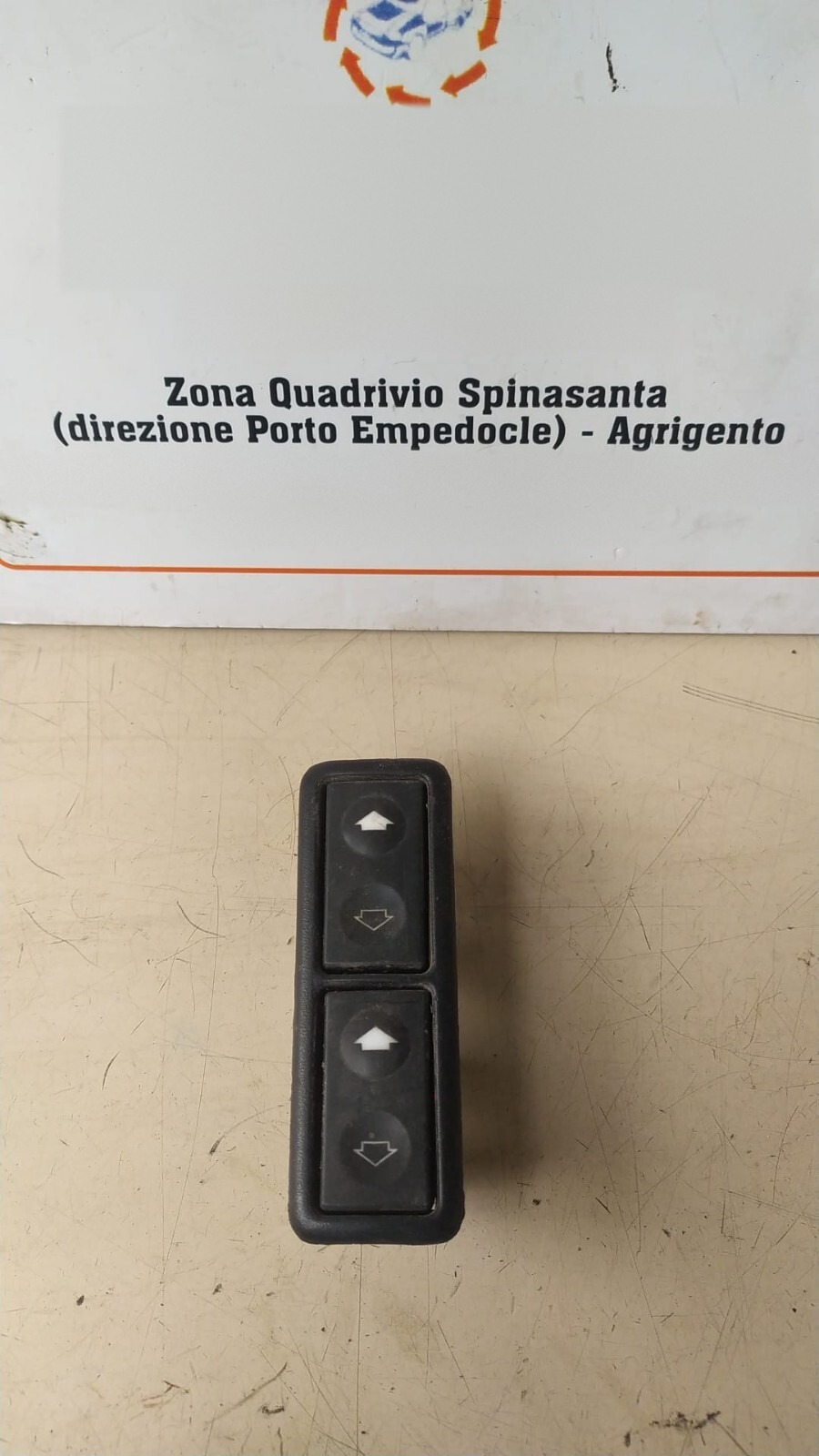 Interruttore alzacristalli porta ant. Sinistro - Immagine 1 di 4