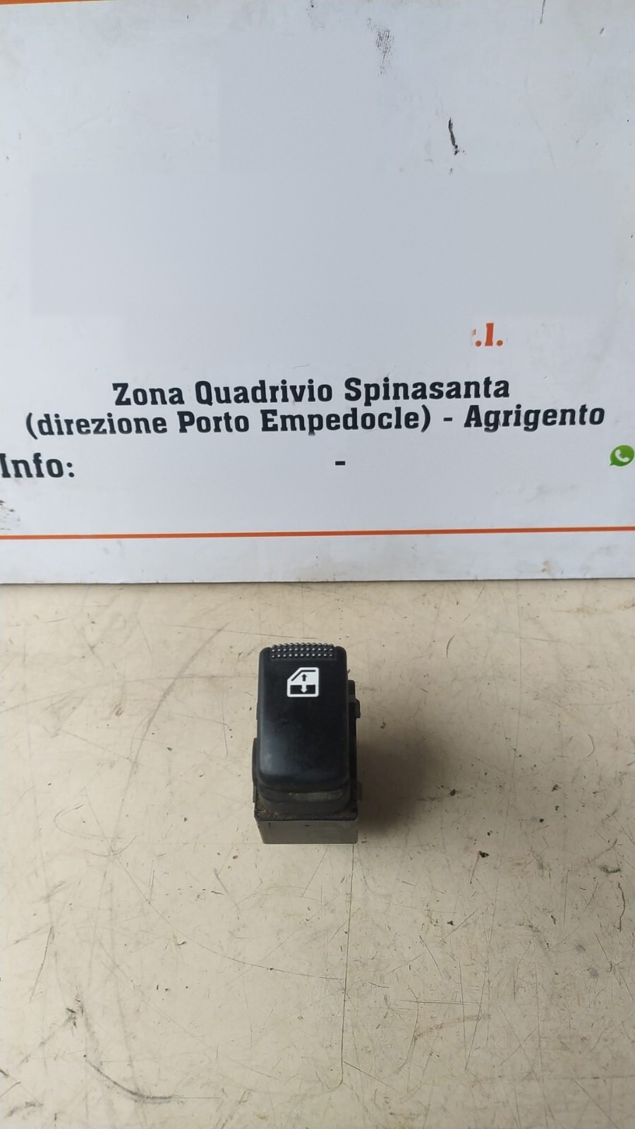 Interruttore alzacristalli porta ant. Destro - Immagine 1 di 3