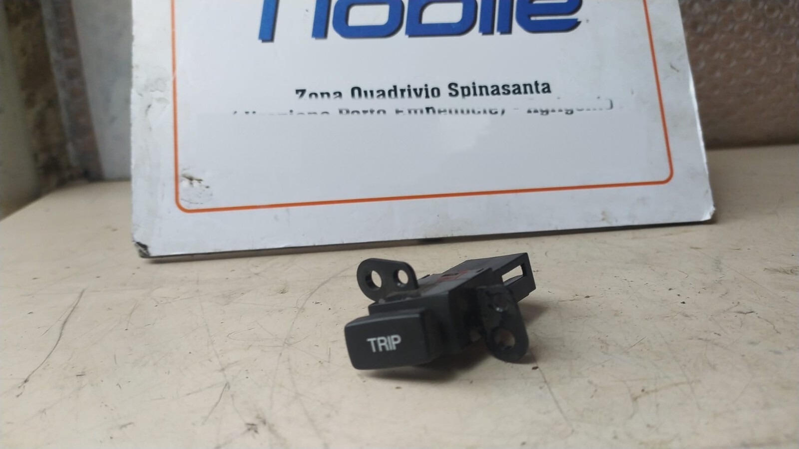 interruttore pulsante trip - Immagine 1 di 3