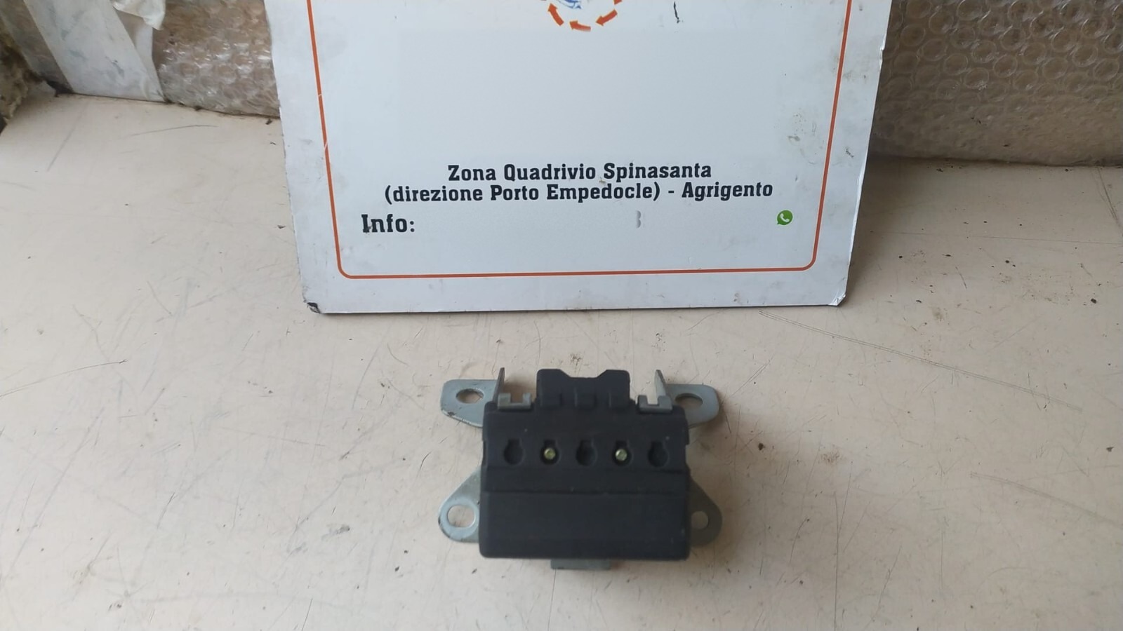 contatto elettrico interruttore portellone posteriore - Immagine 1 di 4