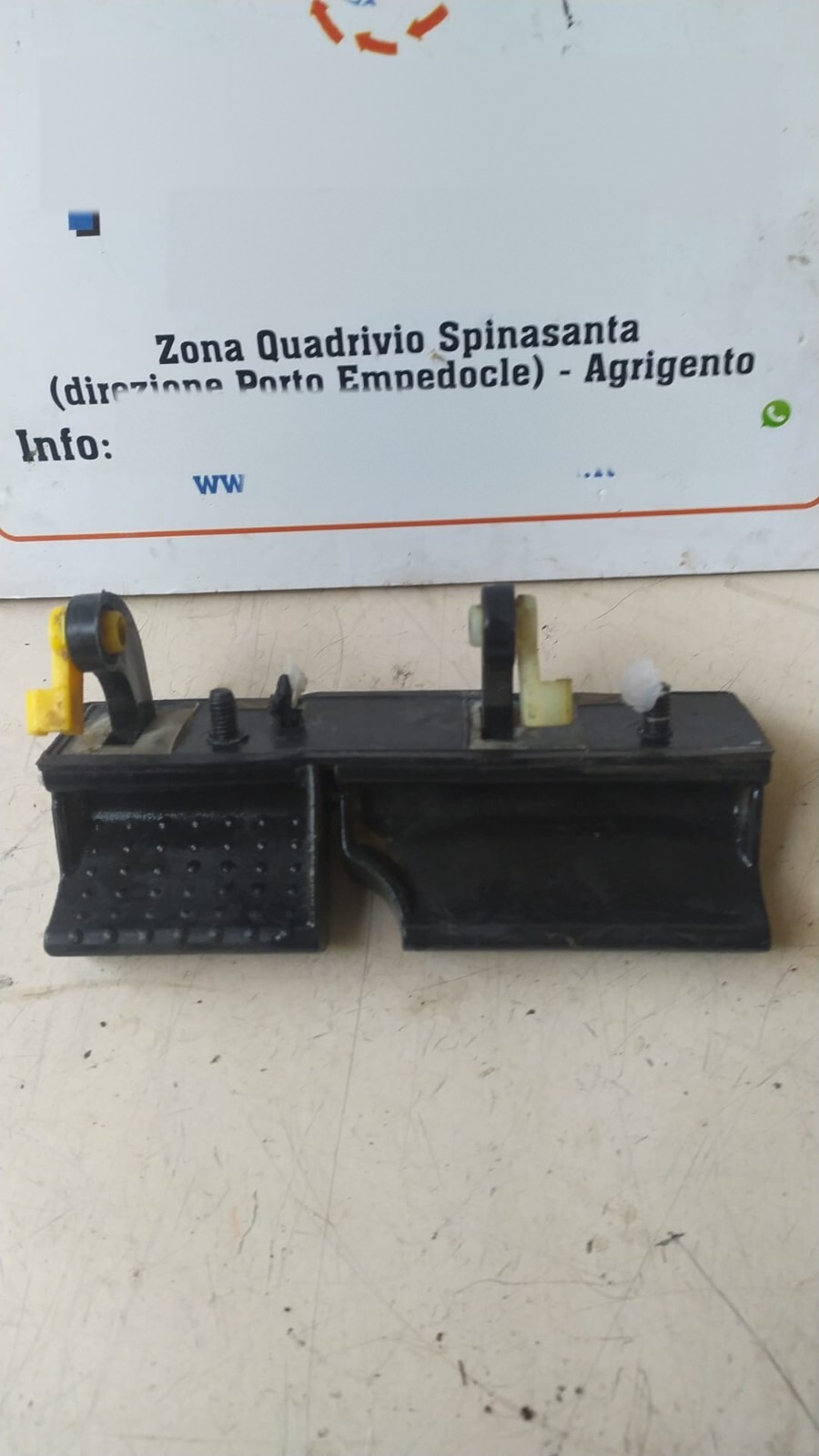 maniglia cofano post. - Immagine 1 di 3