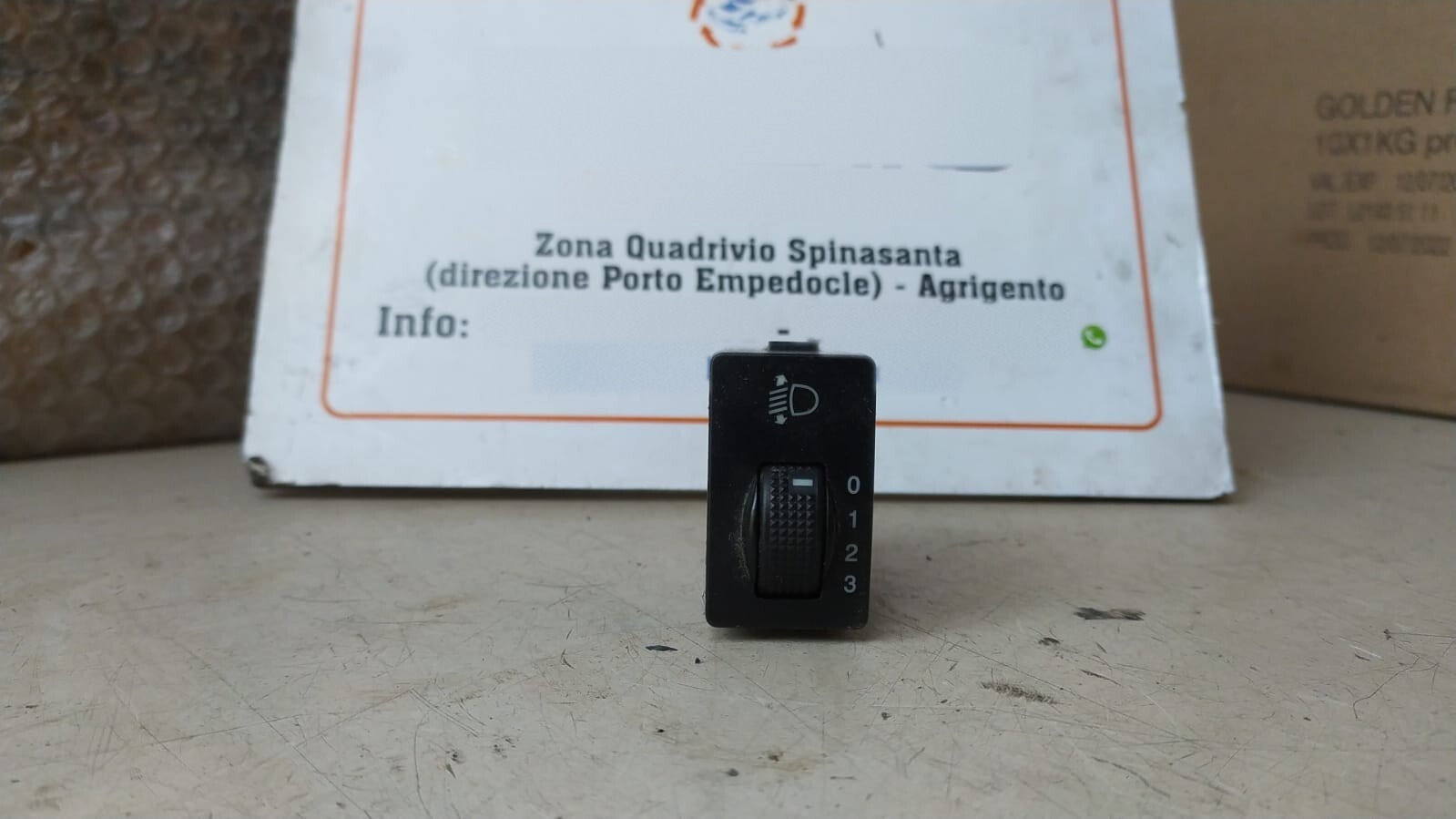 Interruttore blocco comando luci - Immagine 1 di 3