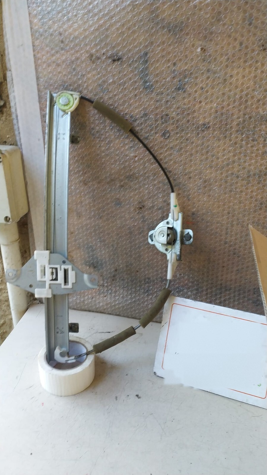 azionatore alzacristallo manuale porta post. destro - Immagine 1 di 3