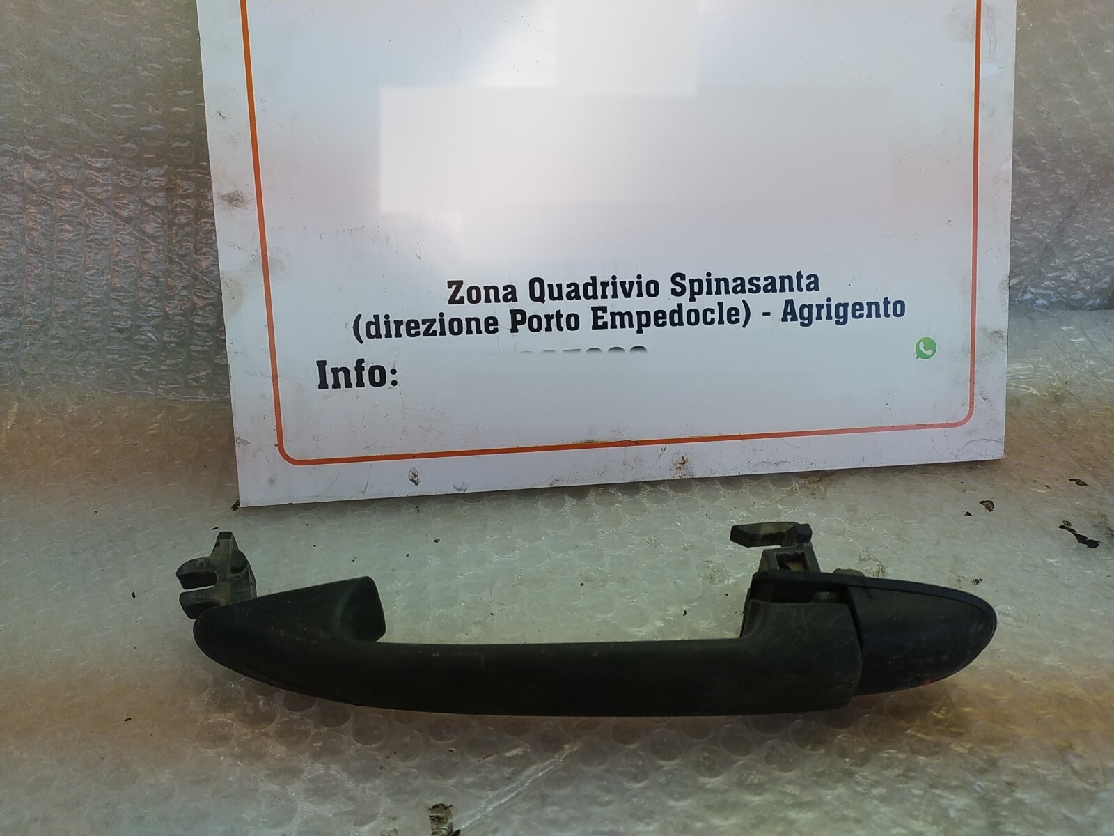 maniglia esterna anteriore posteriore sinistro - Immagine 1 di 3