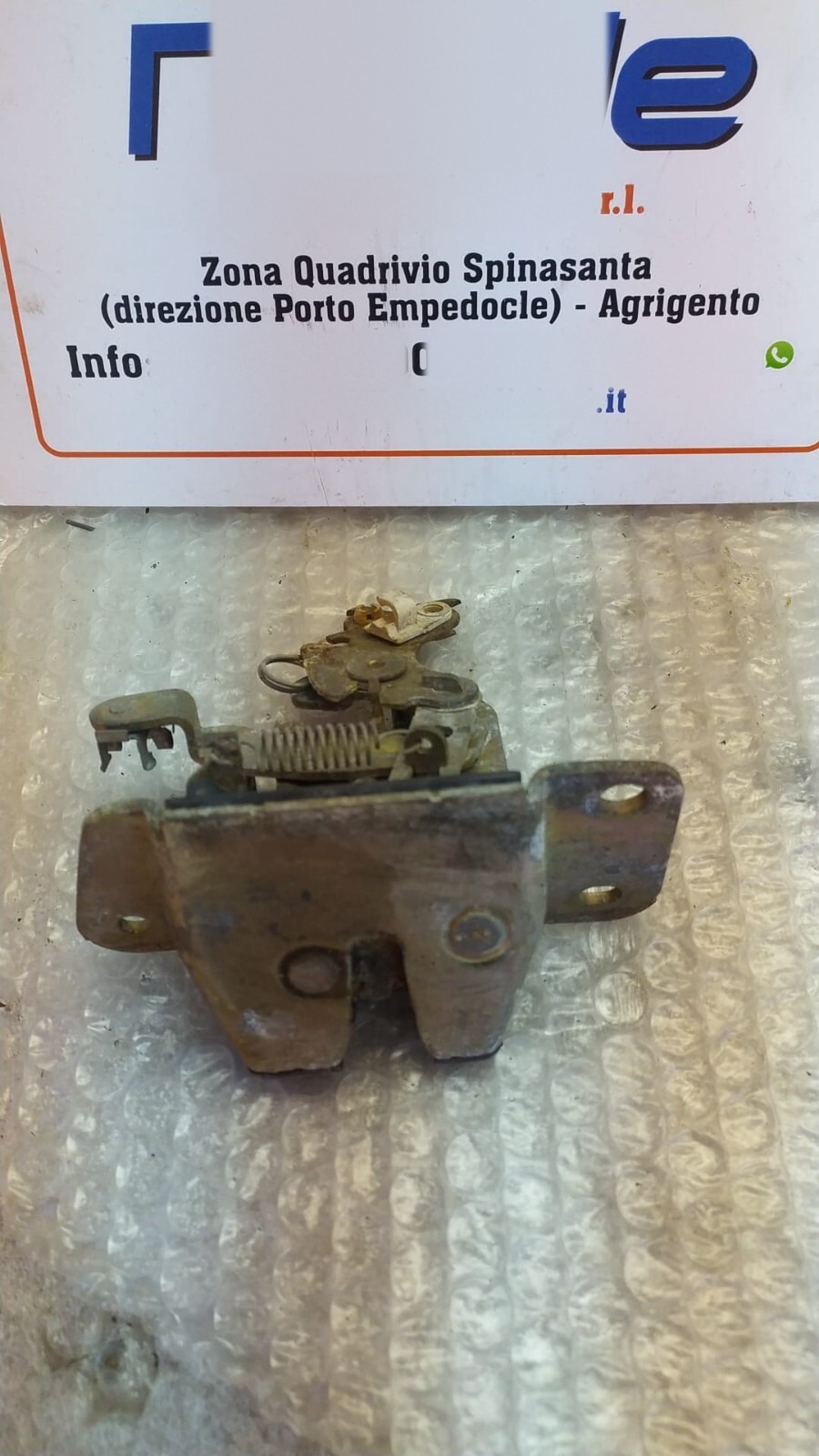 serratura cofano post. - Immagine 1 di 3