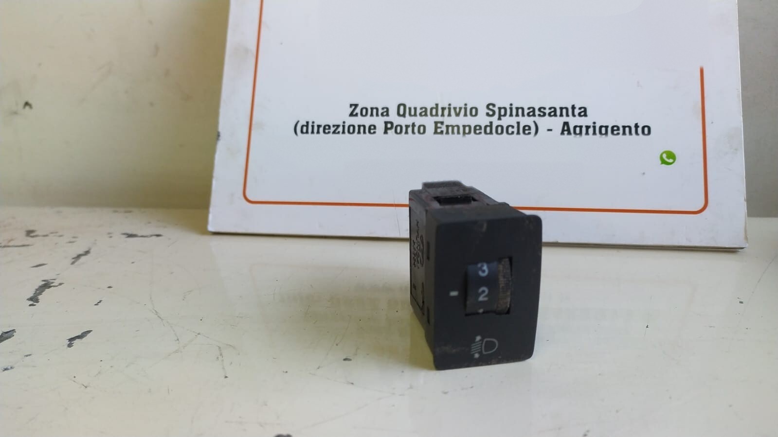 Interruttore blocco comando luci - Immagine 1 di 3