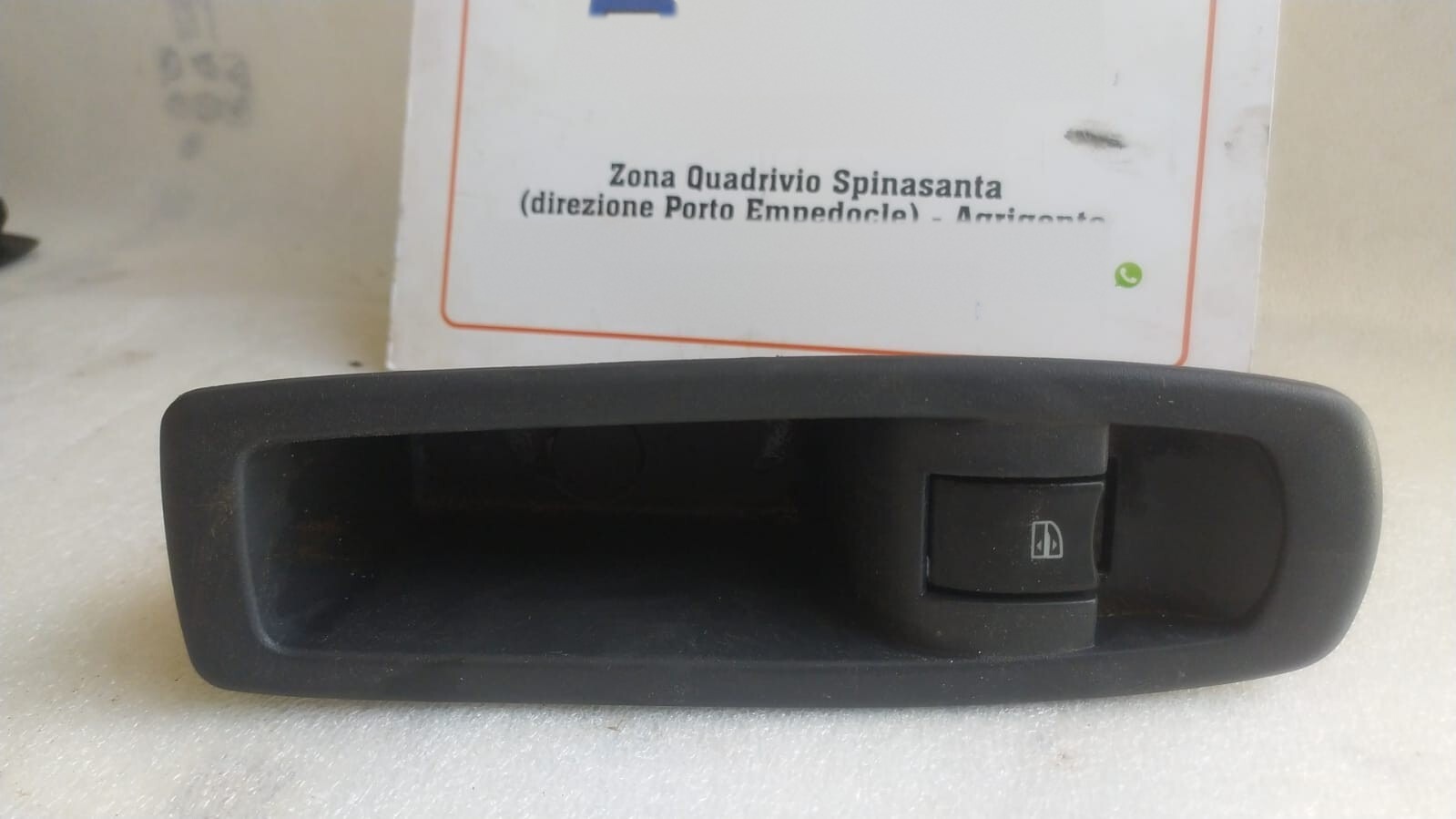 Interruttore alzacristalli porta post. Sinistro - Immagine 1 di 5
