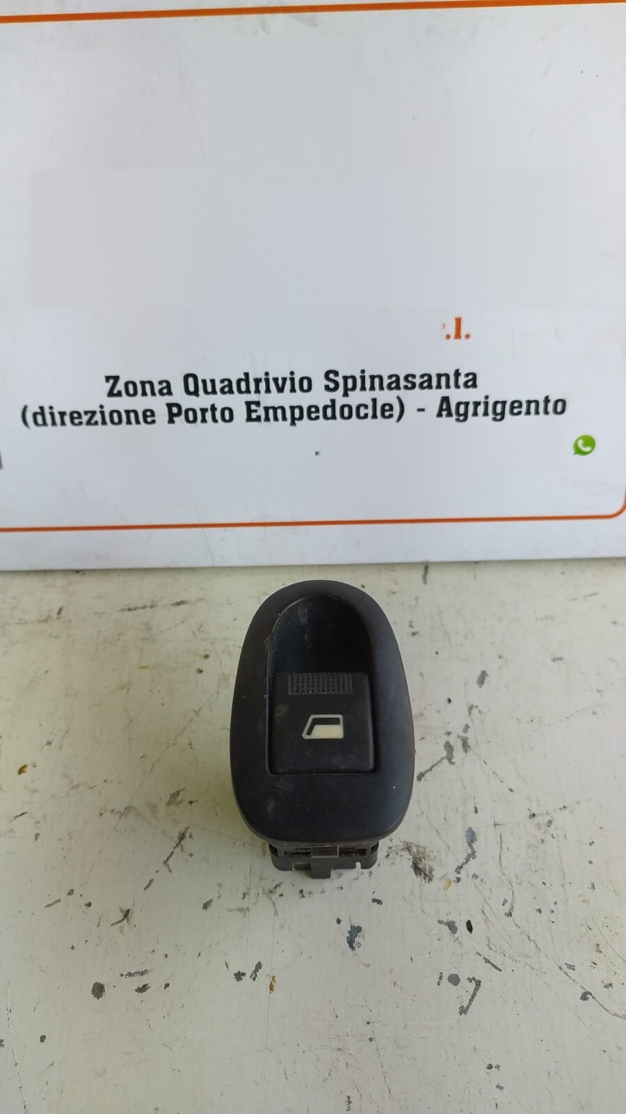 Interruttore alzacristalli porta post. - Immagine 1 di 4