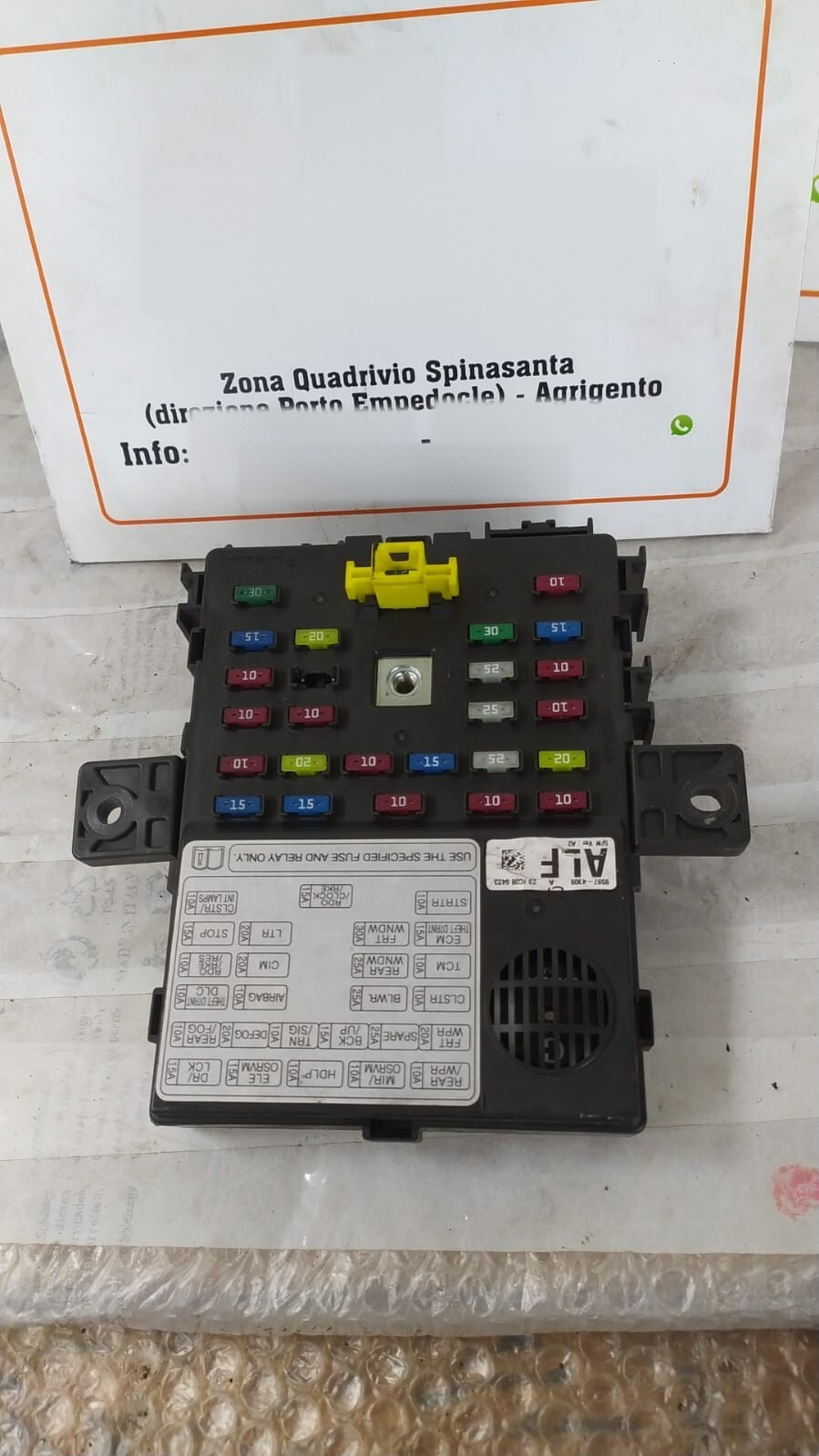 scatola fusibili - Immagine 1 di 3