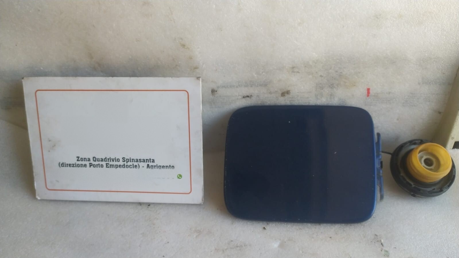 Sportello carburante - Immagine 1 di 3