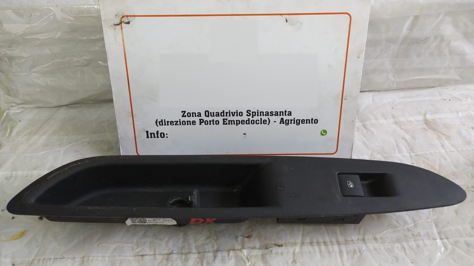 Interruttore alzacristalli porta post. Destro - Immagine 1 di 4