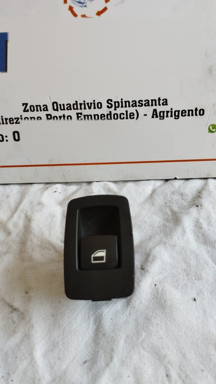 Interruttore alzacristalli porta post. Sinistro - Immagine 1 di 4