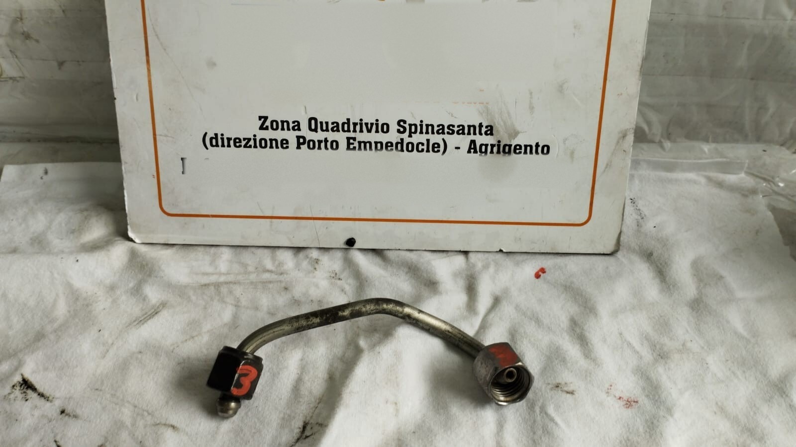 tubo carburante collegamento iniettori - Immagine 1 di 4