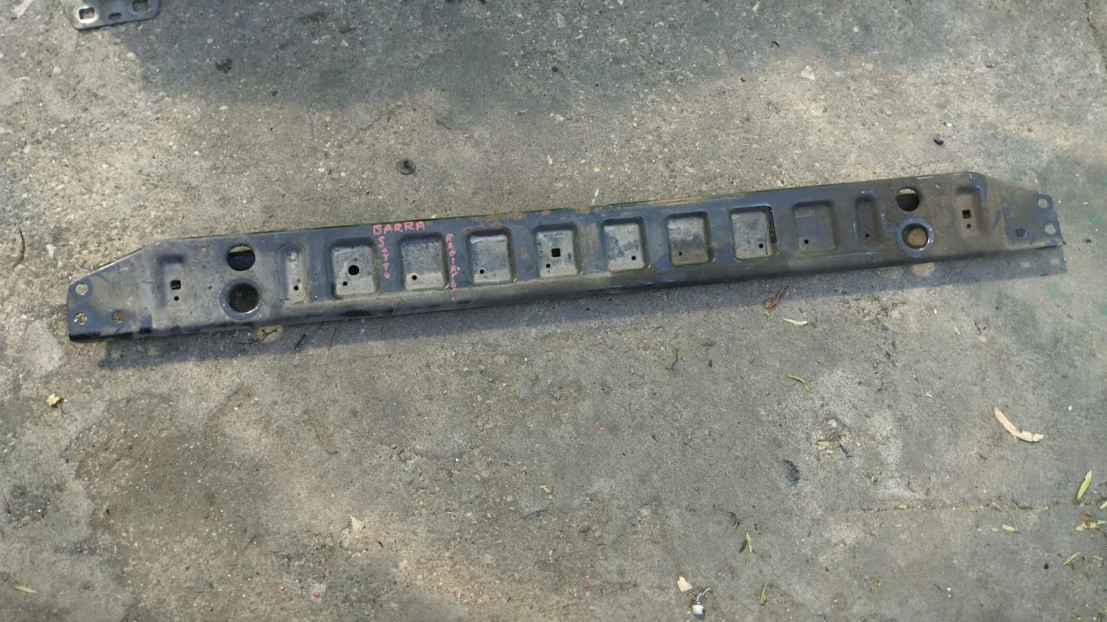 traversa inf. supporto radiatore - Immagine 1 di 5