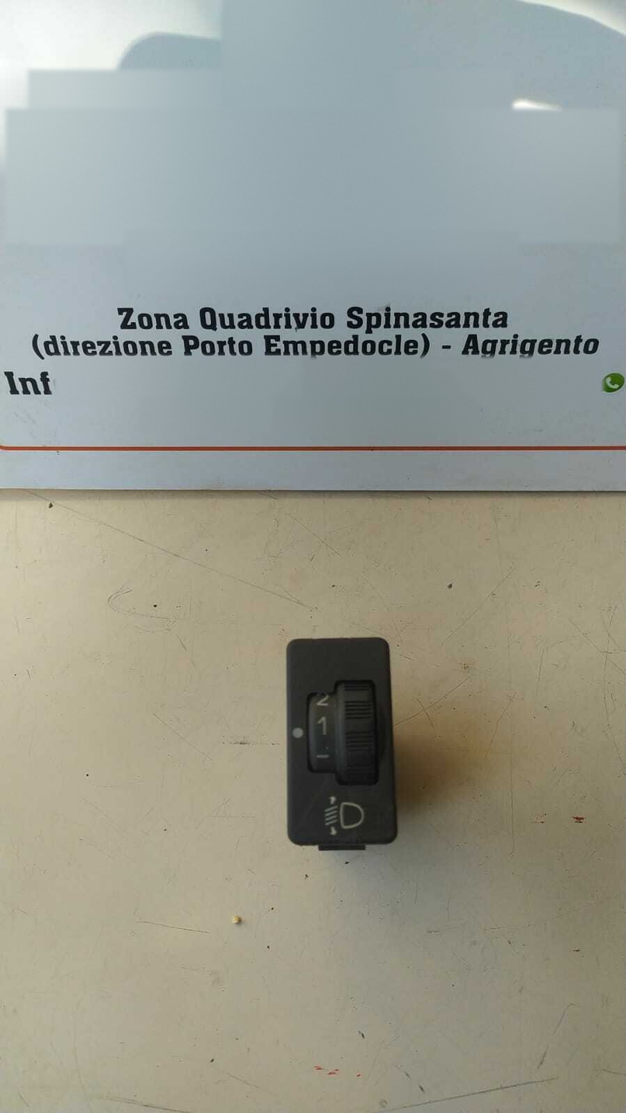 comando regolazione altezza proiettori - Immagine 1 di 2