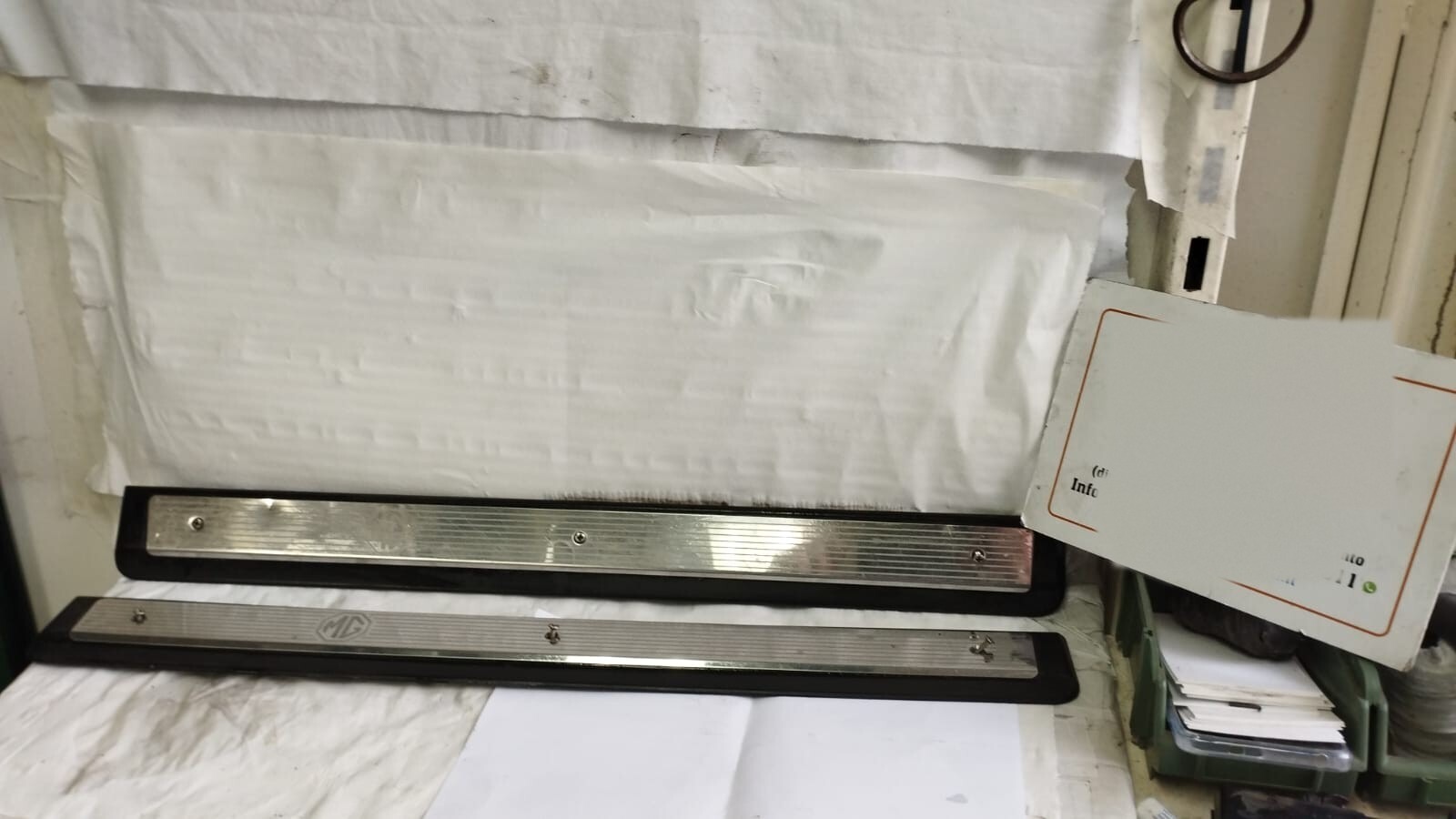coppia rivestimento battitacco anteriore - Immagine 1 di 7