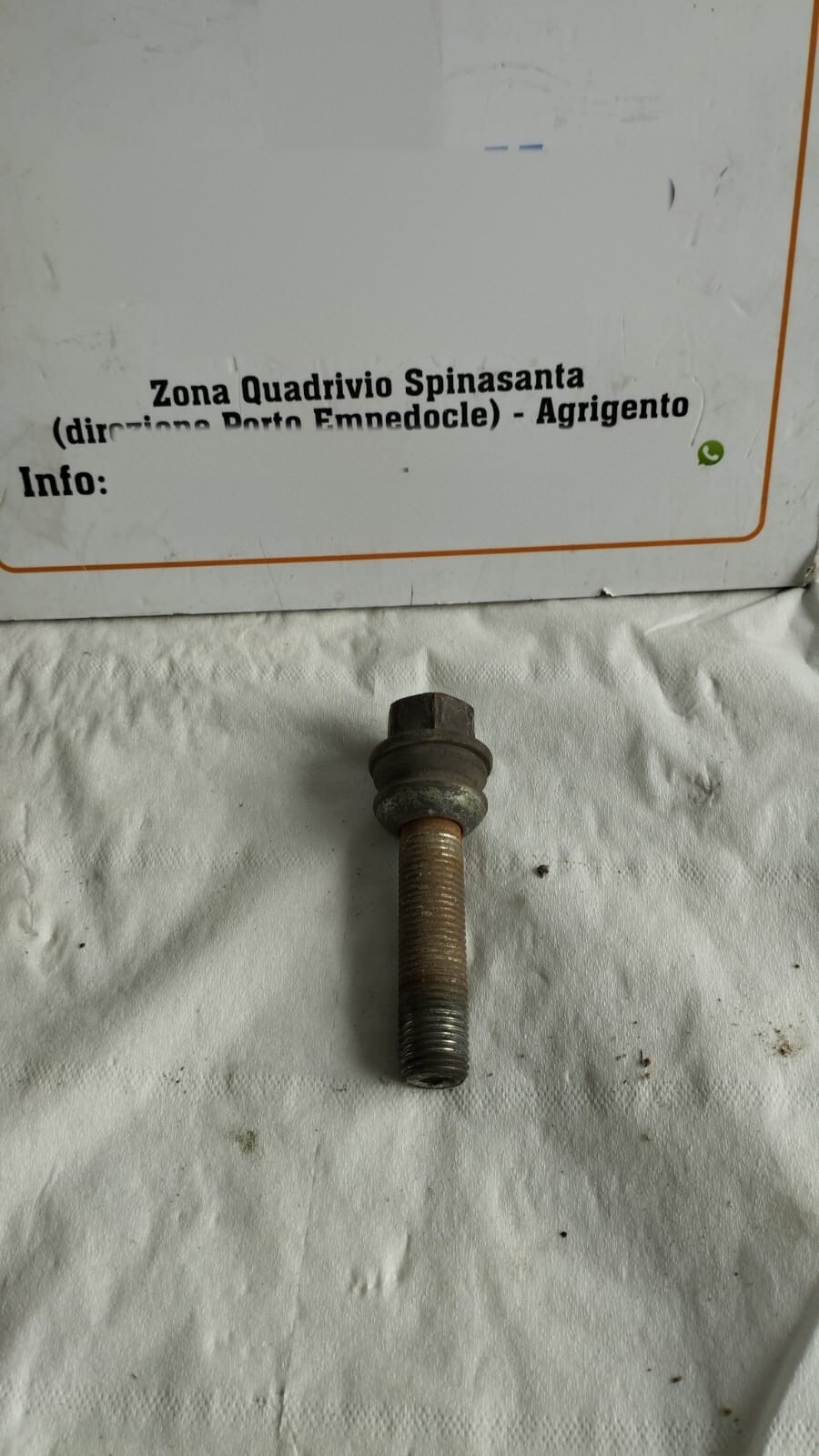 Bulloni perni cerchi auto - Immagine 1 di 6
