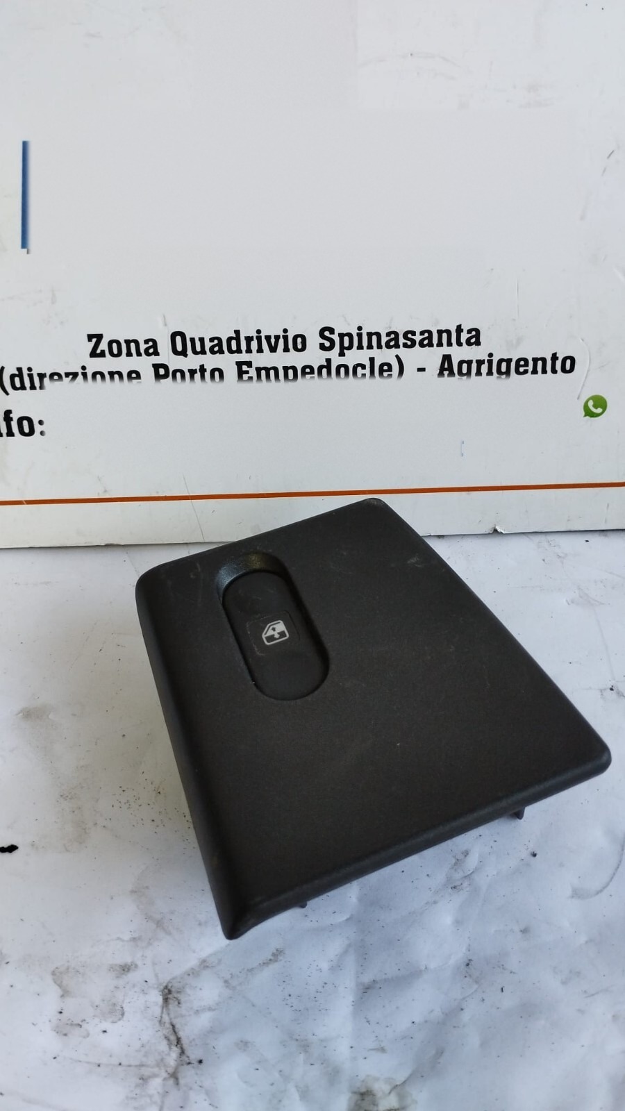 Interruttore alzacristalli porta post. Destro - Immagine 1 di 4