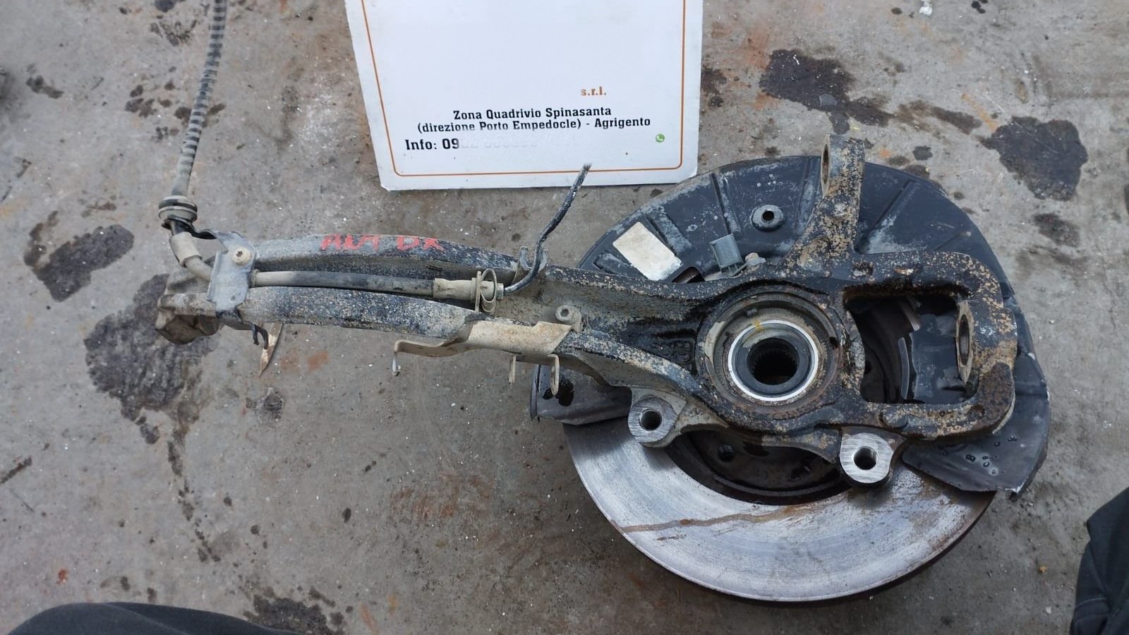 Mozzo Ant. Destro Porsche CAYENNE (02/10>09/14<) Usato