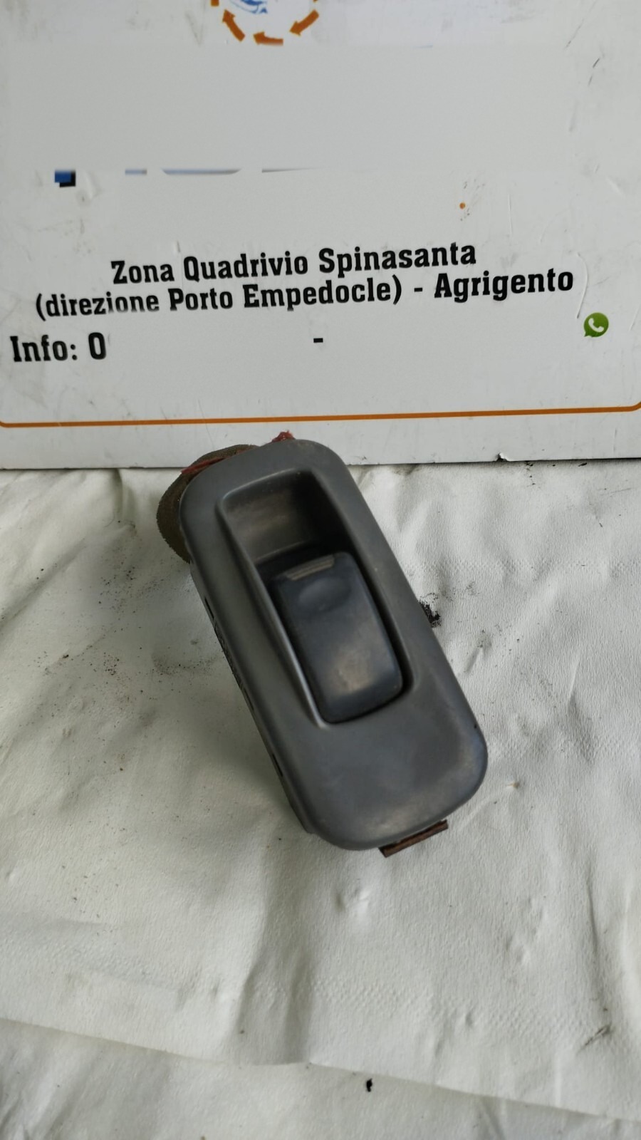 Interruttore alzacristalli porta post. - Immagine 1 di 3