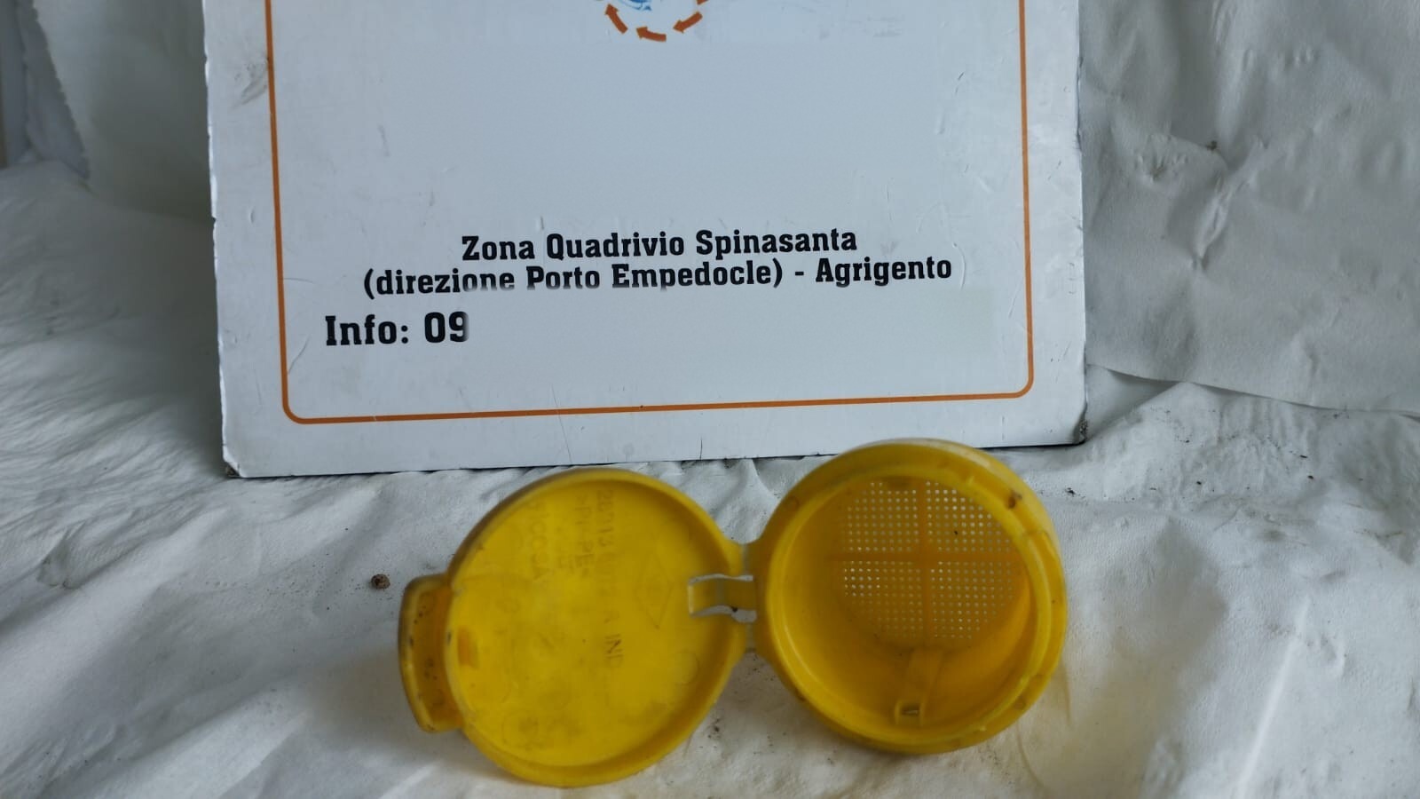tappo serbatoio vaschetta acqua tergicristalli - Immagine 1 di 5