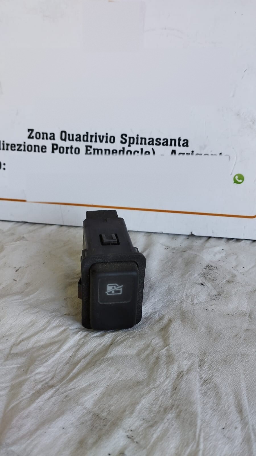 pulsante interruttore blocco finestrini cristalli - Immagine 1 di 3