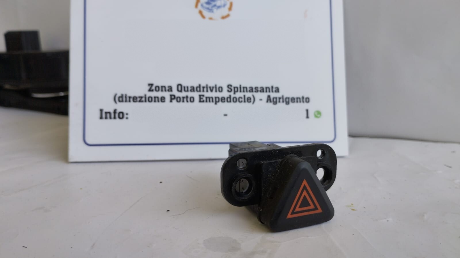 Interruttore luci emergenza - Immagine 1 di 4