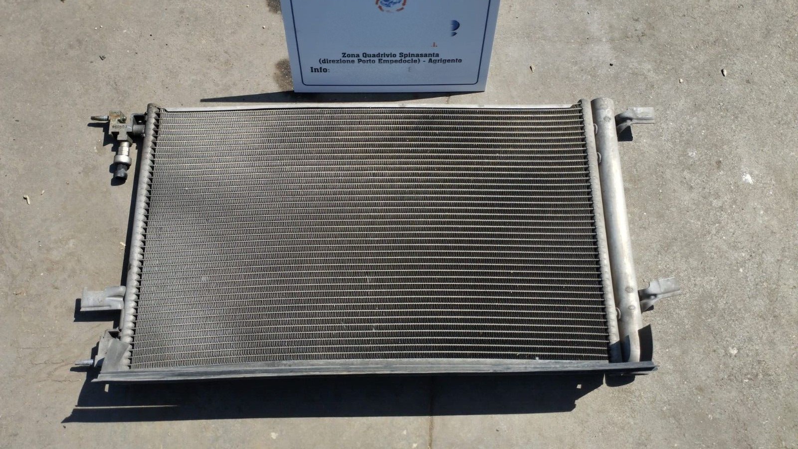 Condensatore a/c - Immagine 1 di 5